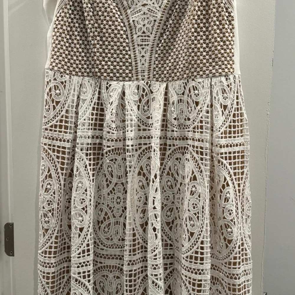 Elegant White Lace Dress